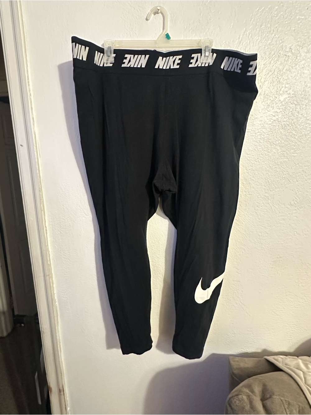 Nike women’s plus size Black Performance Leggings